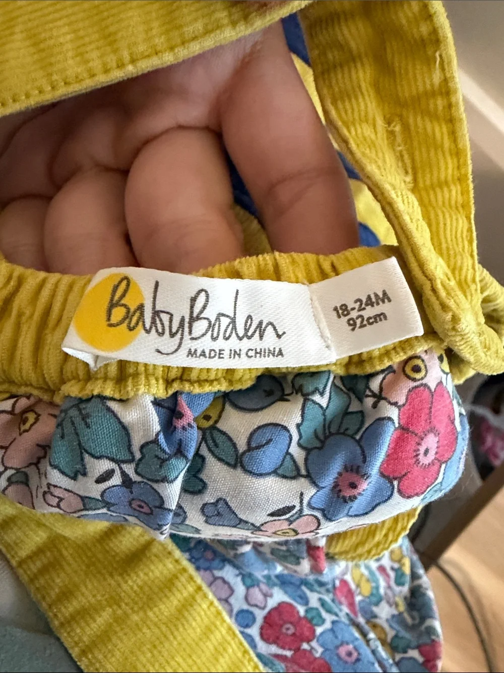 Baby Boden Bee Pinafore with floral bodysuit 18-24